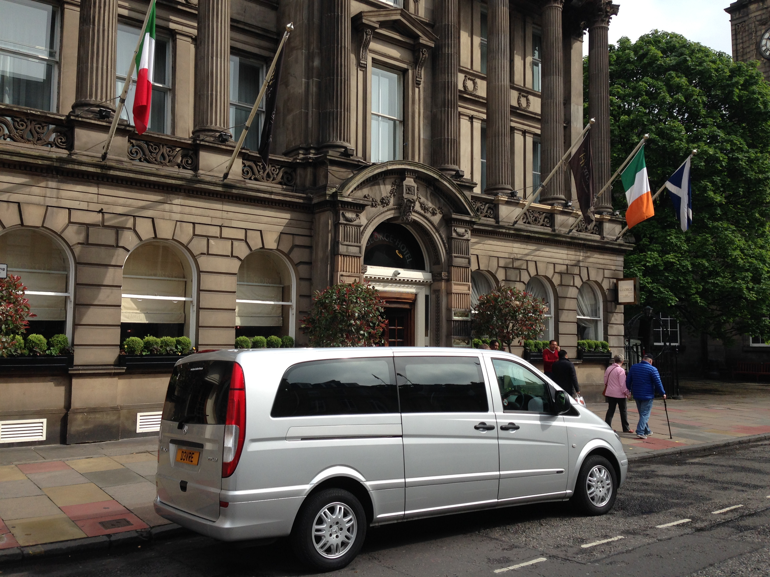 Luxury Private Transfer Service to George Street, Edinburgh, Scotland